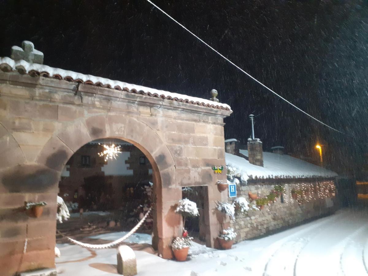Hotel La Casona De Barrio, Alto Campoo Barrio  Extérieur photo