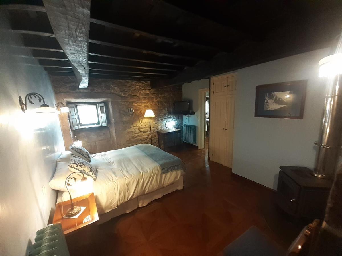 Hotel La Casona De Barrio, Alto Campoo Barrio  Extérieur photo