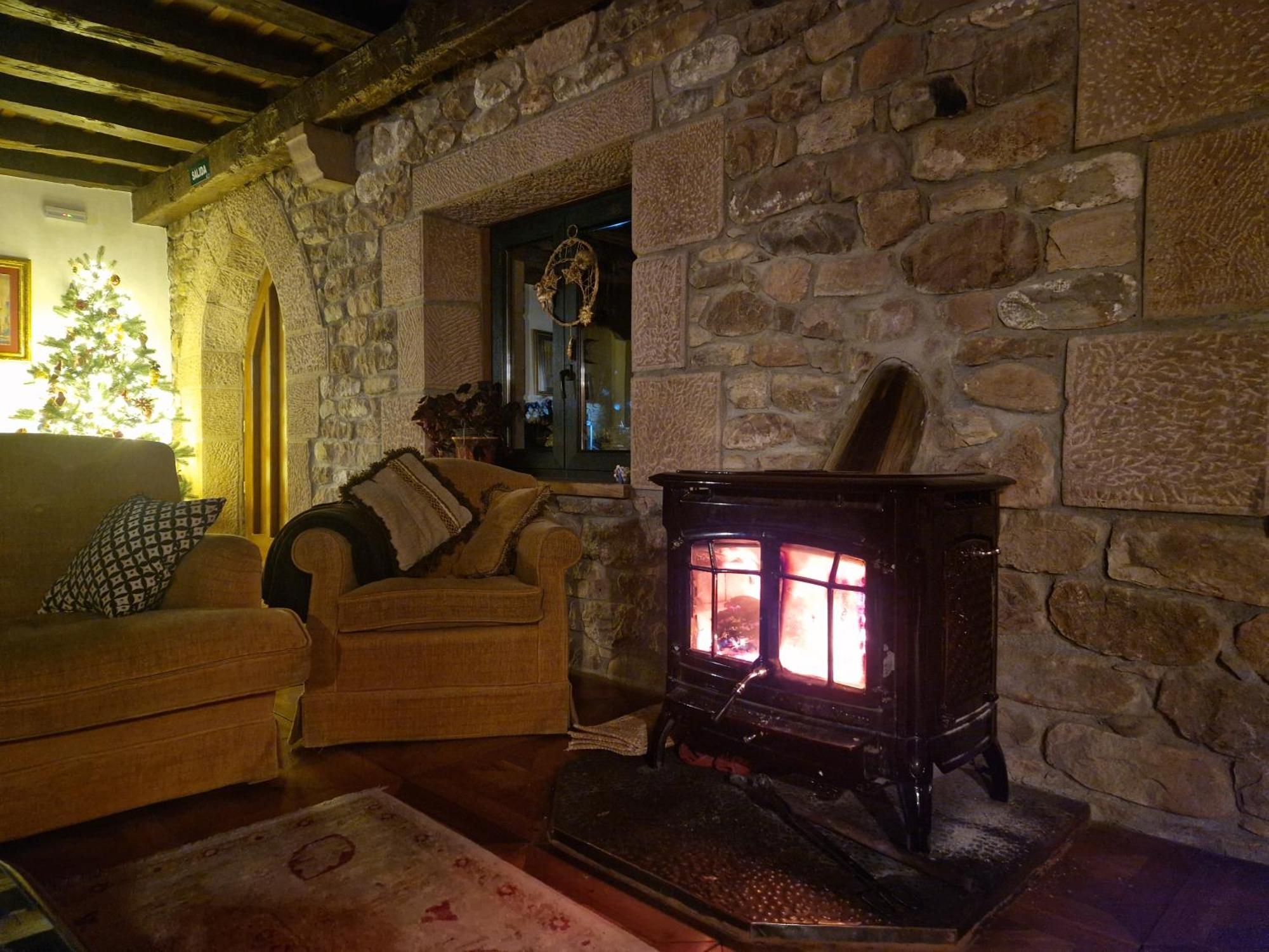 Hotel La Casona De Barrio, Alto Campoo Barrio  Extérieur photo